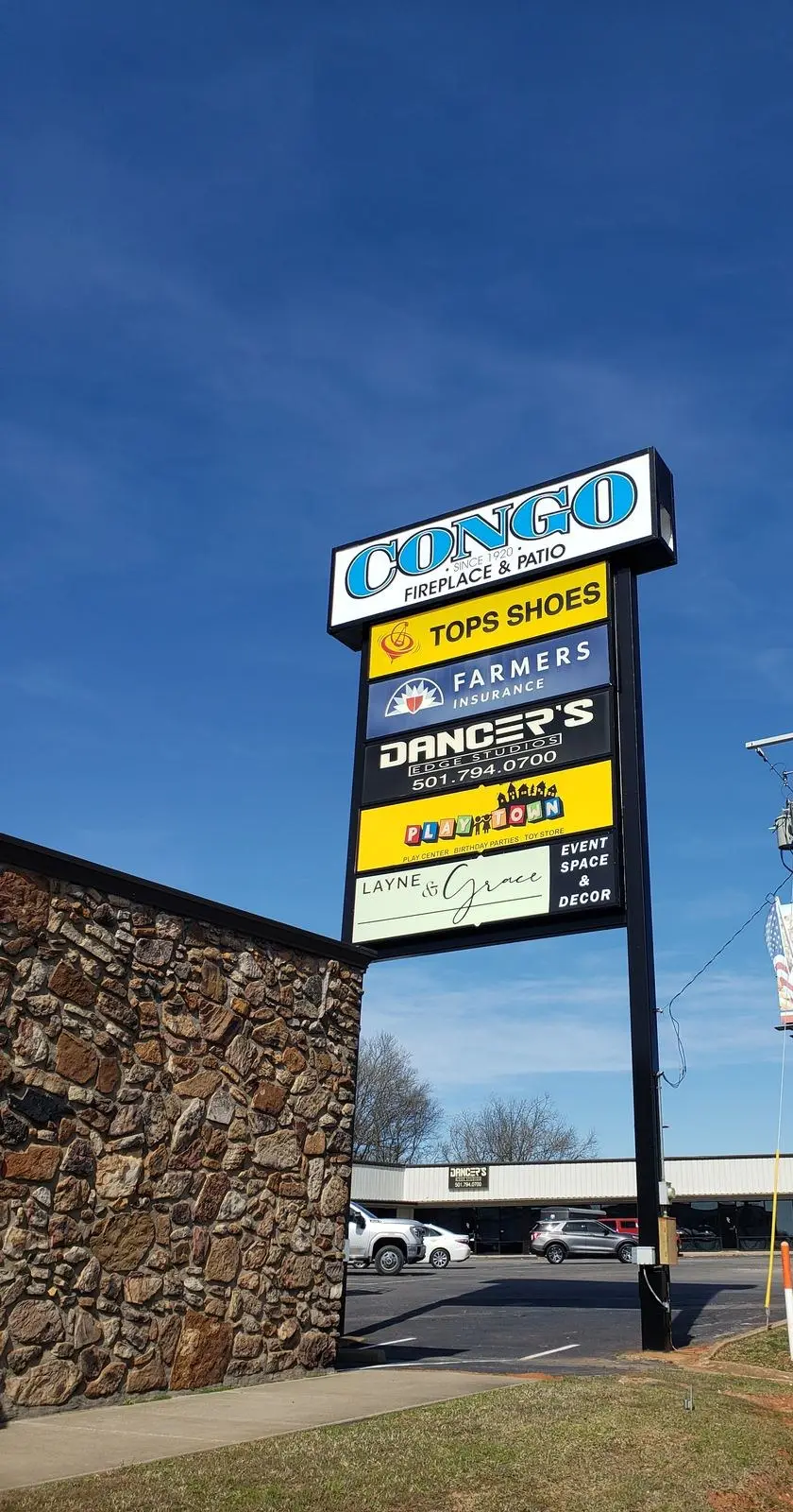 Illuminated pole and pylon sign provided and installed by Seiz Sign Company