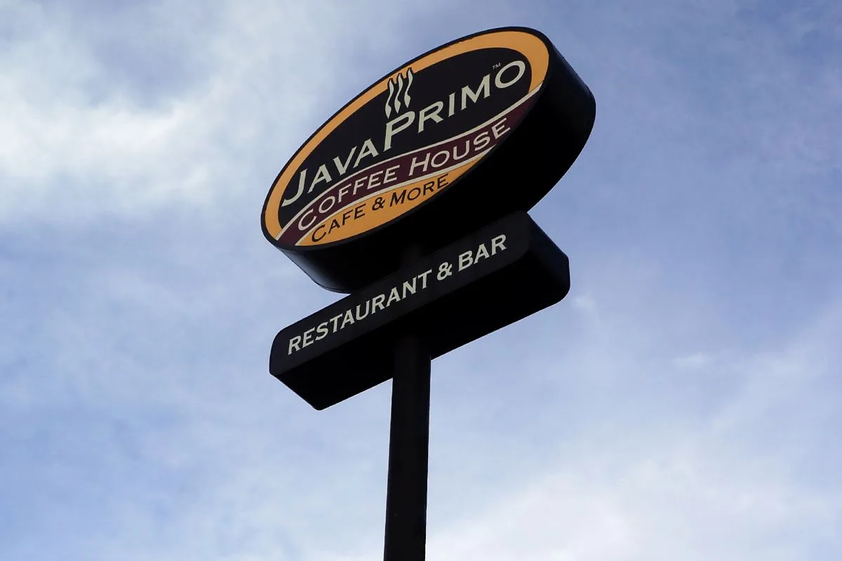 Illuminated pole sign installed for Java Primo