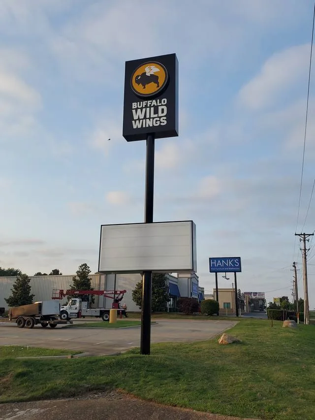 Buffalo Wild Wings - Pole & Pylon Signs by Seiz Sign Company