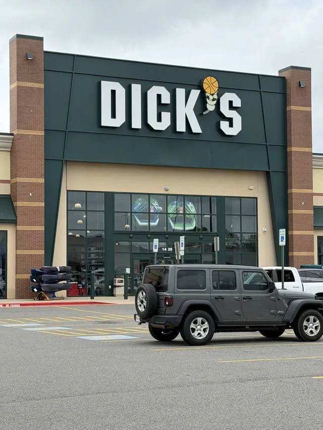 Dick's - Channel Letters by Seiz Sign Company