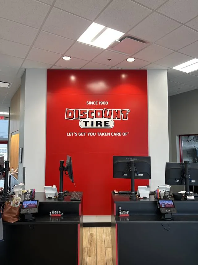 Discount Tire - Dimensional Letters by Seiz Sign Company