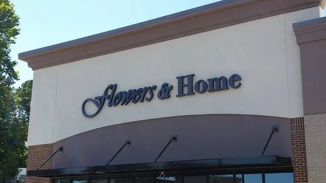 Flower And Home - Channel Letters by Seiz Sign Company