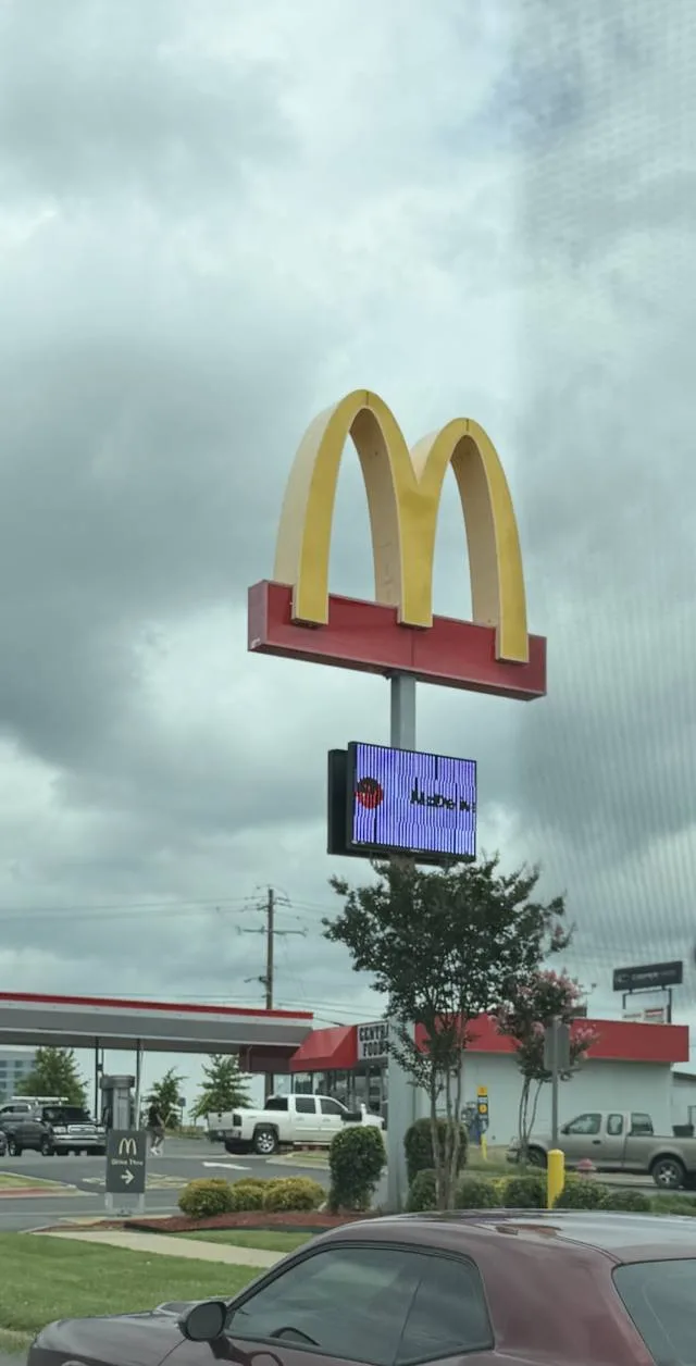 McDonalds - Pole & Pylon Signs by Seiz Sign Company