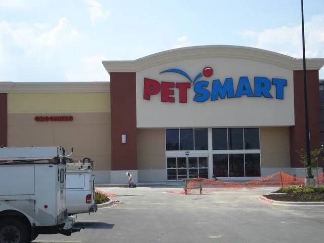 PetSmart - Channel Letters by Seiz Sign Company