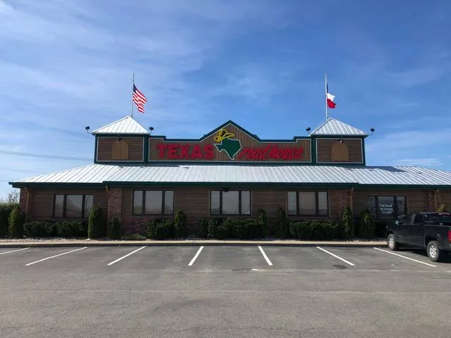 Texas Roadhouse - Channel Letters by Seiz Sign Company